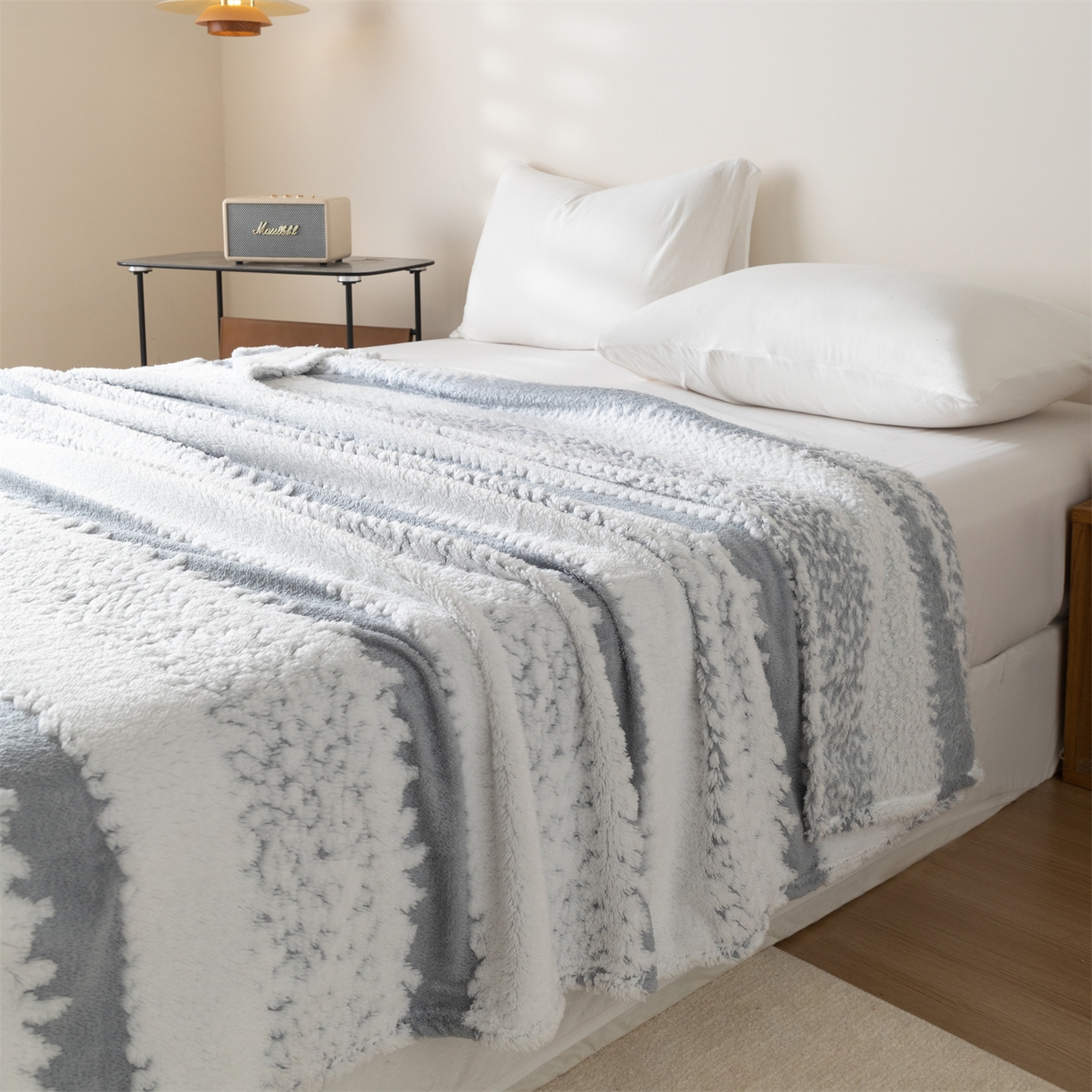 91家纺网 家纺一手货源 找家纺 梵心家纺 2025新款阳离子双色提花毛毯清新条纹风简约时尚毯子毛毯-可供跨境电商 阳离子-灰