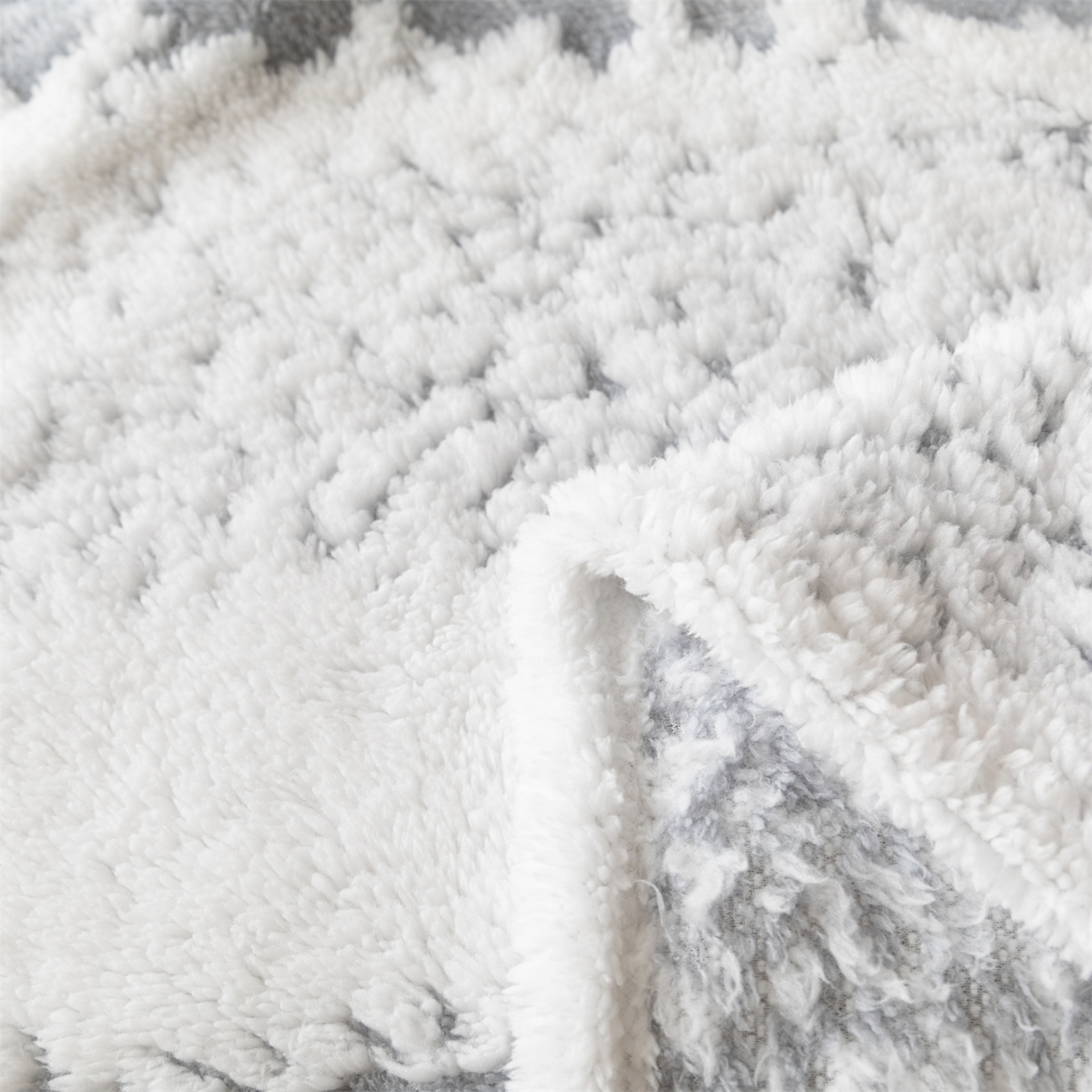 91家纺网 家纺一手货源 找家纺 梵心家纺 2025新款阳离子双色提花毛毯清新条纹风简约时尚毯子毛毯-可供跨境电商 阳离子-灰