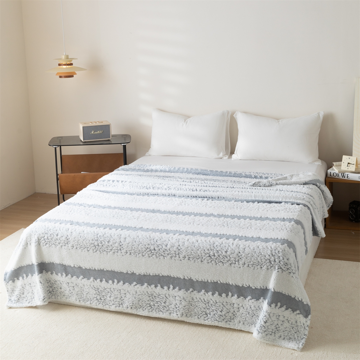 91家纺网 家纺一手货源 找家纺 梵心家纺 2025新款阳离子双色提花毛毯清新条纹风简约时尚毯子毛毯-可供跨境电商 阳离子-灰
