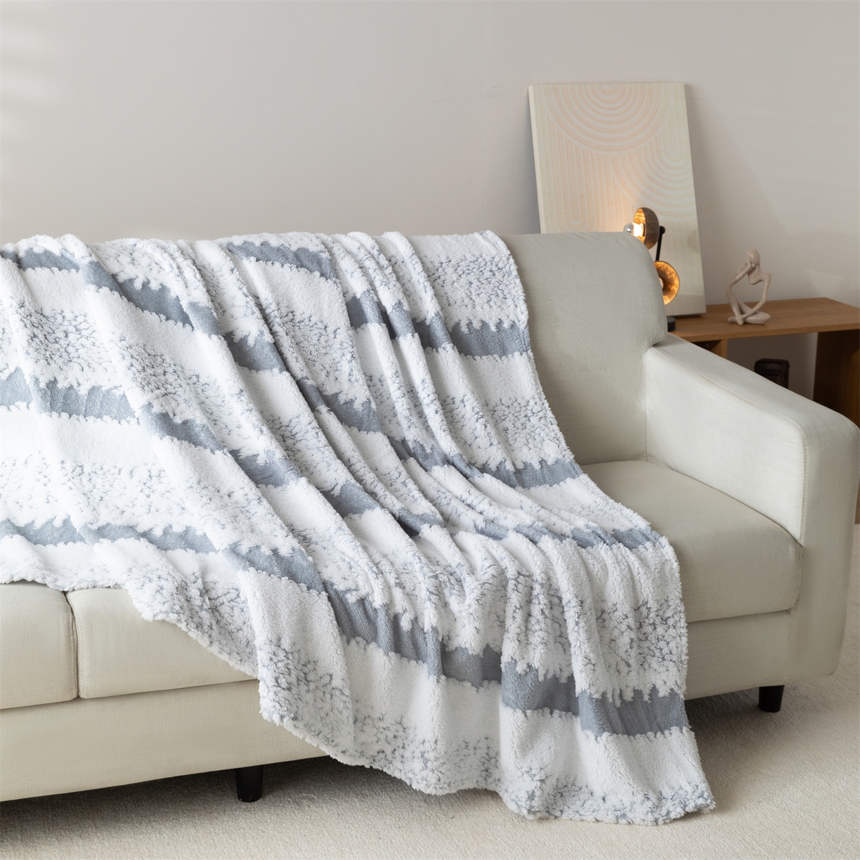 91家纺网 家纺一手货源 找家纺 梵心家纺 2025新款阳离子双色提花毛毯清新条纹风简约时尚毯子毛毯-可供跨境电商 阳离子-灰