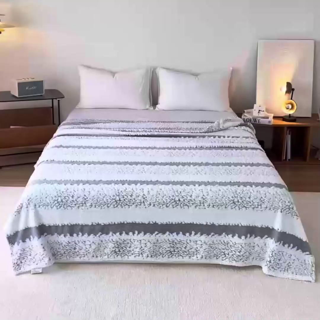 91家纺网 家纺一手货源 找家纺 梵心家纺 2025新款阳离子双色提花毛毯清新条纹风简约时尚毯子毛毯-可供跨境电商 阳离子-灰