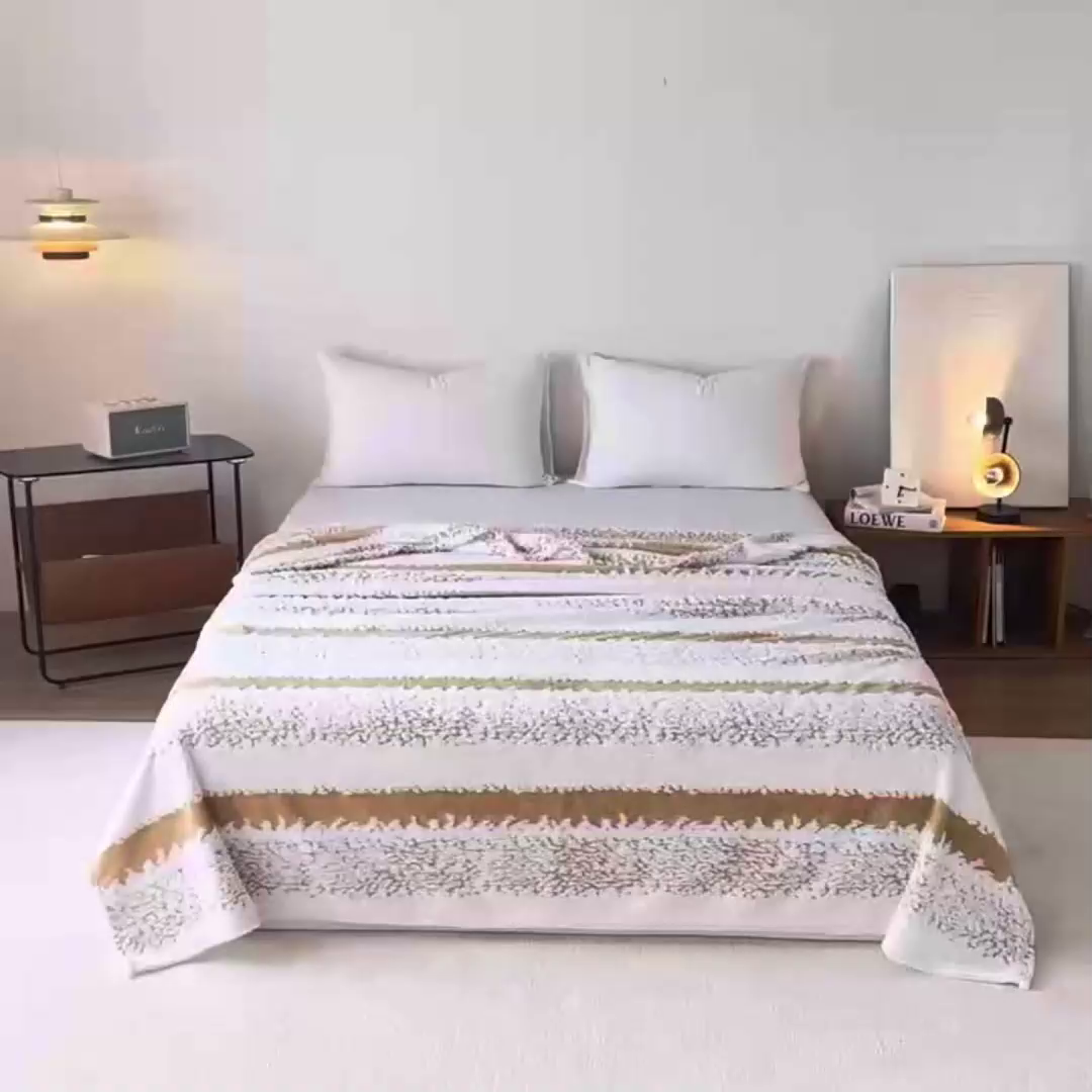 91家纺网 家纺一手货源 找家纺 梵心家纺 2025新款阳离子双色提花毛毯清新条纹风简约时尚毯子毛毯-可供跨境电商 阳离子-咖