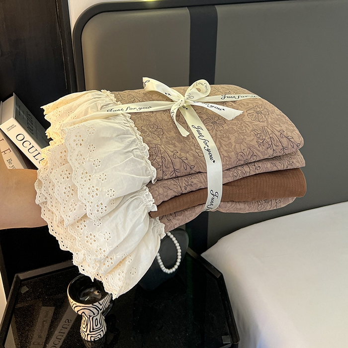 91家纺网 家纺一手货源 找家纺 亨通家纺 2025新款原麻镂空宽花边四件套-花卉系列 复古棕花