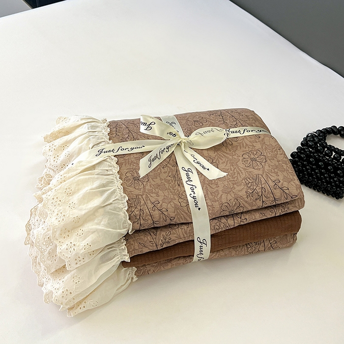 91家纺网 家纺一手货源 找家纺 亨通家纺 2025新款原麻镂空宽花边四件套-花卉系列 复古棕花