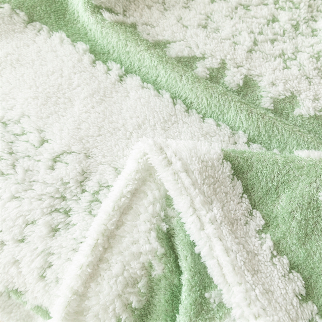 91家纺网 家纺一手货源 找家纺 梵心家纺 2025新款阳离子双色提花毛毯清新条纹风简约时尚毯子毛毯-可供跨境电商 阳离子-绿