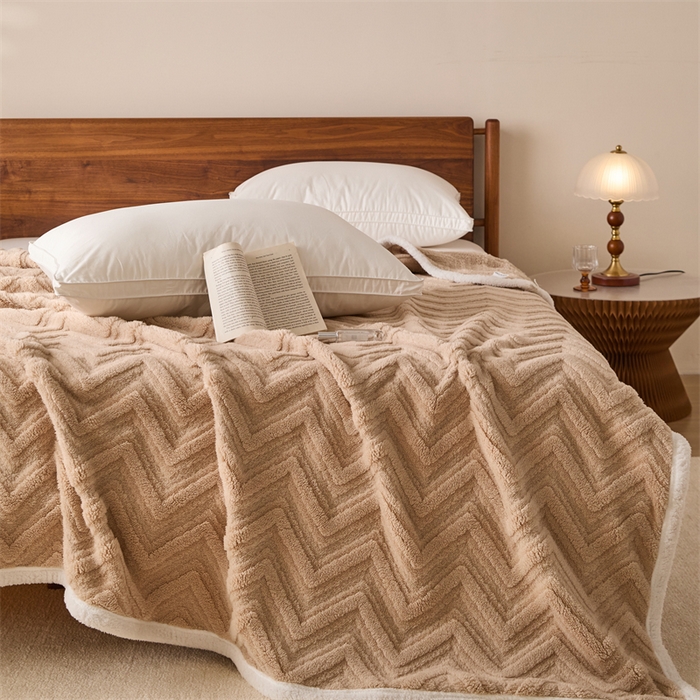 91家纺网 家纺一手货源 找家纺 梵心家纺 2025新款塔芙绒三层提花毛毯舒棉绒剪花双面毯子盖毯320g高克重毛毯-直播跨境电商 浅棕色