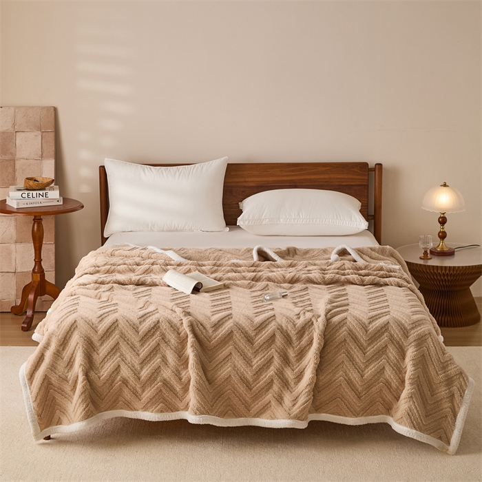 91家纺网 家纺一手货源 找家纺 梵心家纺 2025新款塔芙绒三层提花毛毯舒棉绒剪花双面毯子盖毯320g高克重毛毯-直播跨境电商 浅棕色