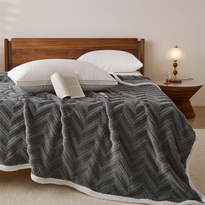 91家纺网 家纺一手货源 找家纺 梵心家纺 2025新款塔芙绒三层提花毛毯舒棉绒剪花双面毯子盖毯320g高克重毛毯-直播跨境电商 松露灰