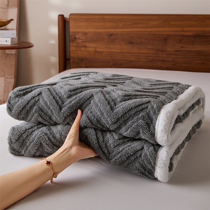 91家纺网 家纺一手货源 找家纺 梵心家纺 2025新款塔芙绒三层提花毛毯舒棉绒剪花双面毯子盖毯320g高克重毛毯-直播跨境电商 松露灰