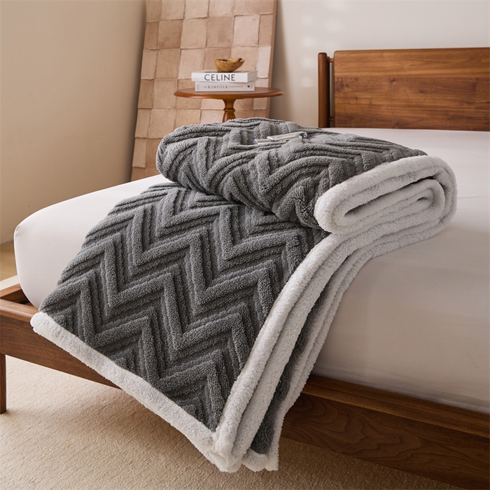 91家纺网 家纺一手货源 找家纺 梵心家纺 2025新款塔芙绒三层提花毛毯舒棉绒剪花双面毯子盖毯320g高克重毛毯-直播跨境电商 松露灰