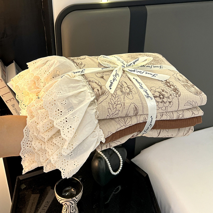 91家纺网 家纺一手货源 找家纺 亨通家纺 2025新款原麻镂空宽花边四件套-花卉系列 花蔓织梦