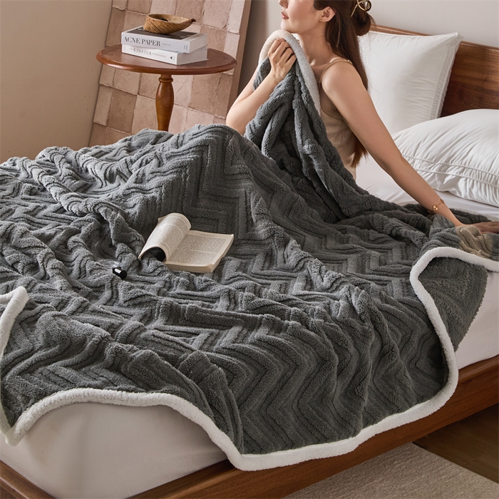 91家纺网 家纺一手货源 找家纺 梵心家纺 2025新款塔芙绒三层提花毛毯舒棉绒剪花双面毯子盖毯320g高克重毛毯-直播跨境电商 松露灰
