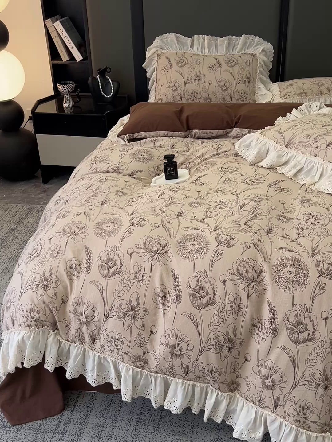 91家纺网 家纺一手货源 找家纺 亨通家纺 2025新款原麻镂空宽花边四件套-花卉系列 花蔓织梦