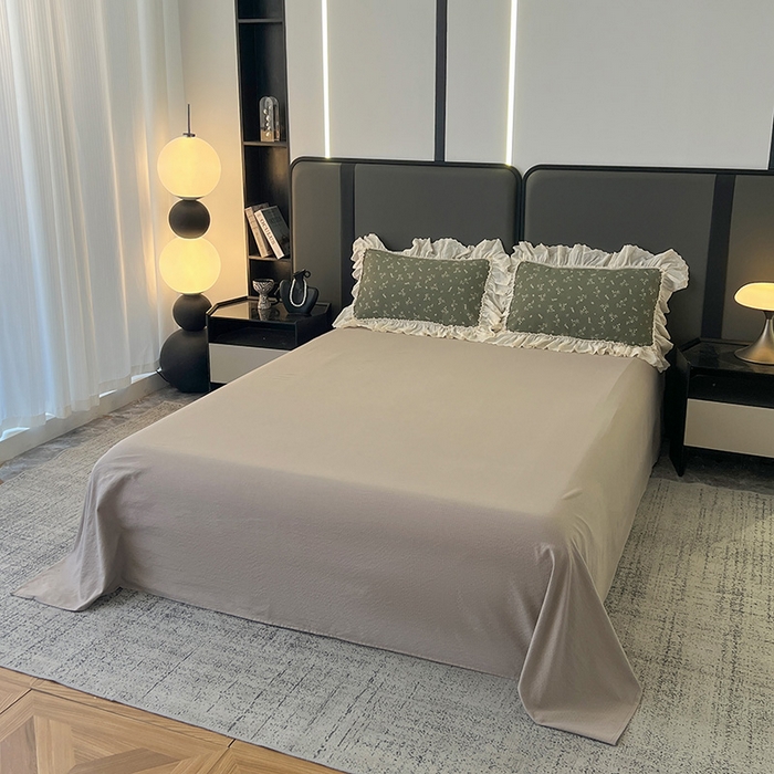 91家纺网 家纺一手货源 找家纺 亨通家纺 2025新款原麻镂空宽花边四件套-花卉系列 墨绿絮语