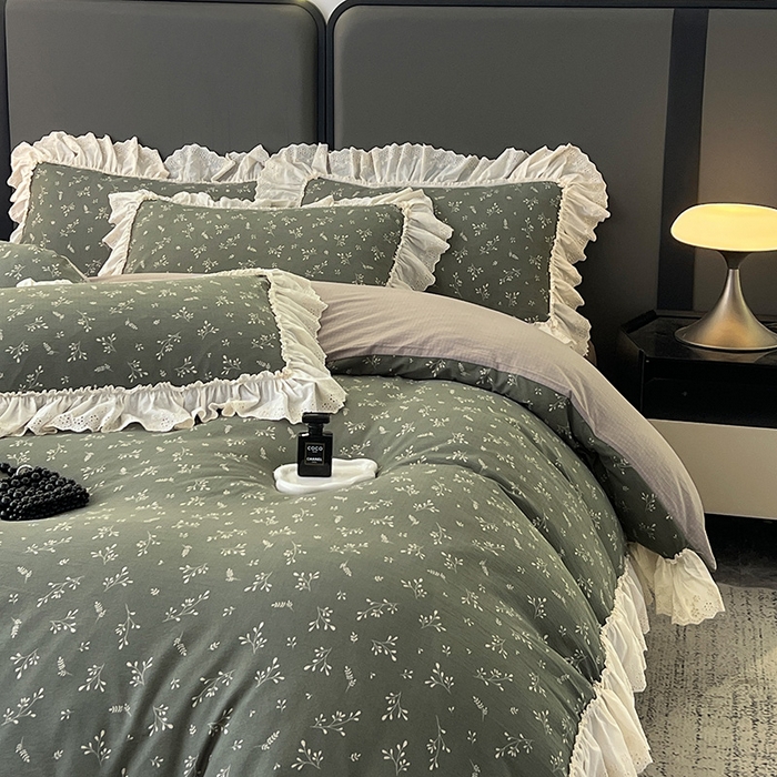 91家纺网 家纺一手货源 找家纺 亨通家纺 2025新款原麻镂空宽花边四件套-花卉系列 墨绿絮语
