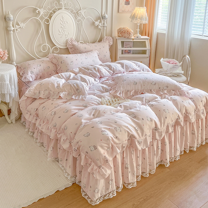 91家纺网 家纺一手货源 找家纺 网红馆2025新款针织印花单床裙 爱心小熊