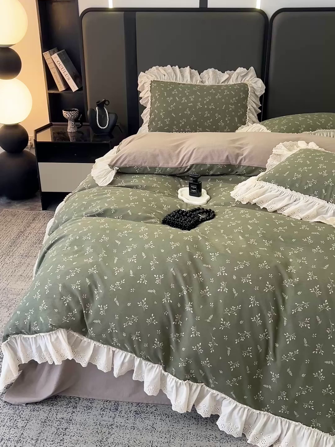 91家纺网 家纺一手货源 找家纺 亨通家纺 2025新款原麻镂空宽花边四件套-花卉系列 墨绿絮语