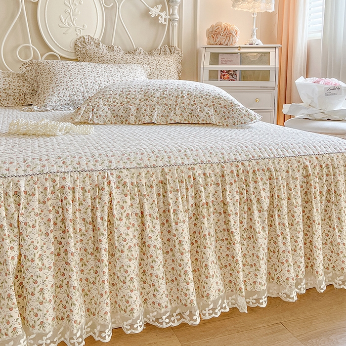 91家纺网 家纺一手货源 找家纺 网红馆2025新款针织印花单床裙 草莓花