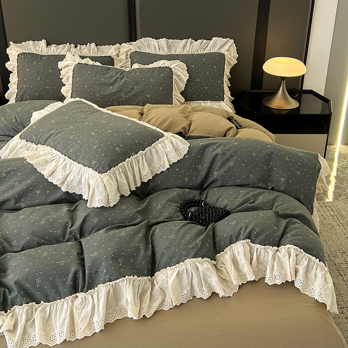 91家纺网 家纺一手货源 找家纺 亨通家纺 2025新款原麻镂空宽花边四件套-花卉系列 碎花絮语-灰