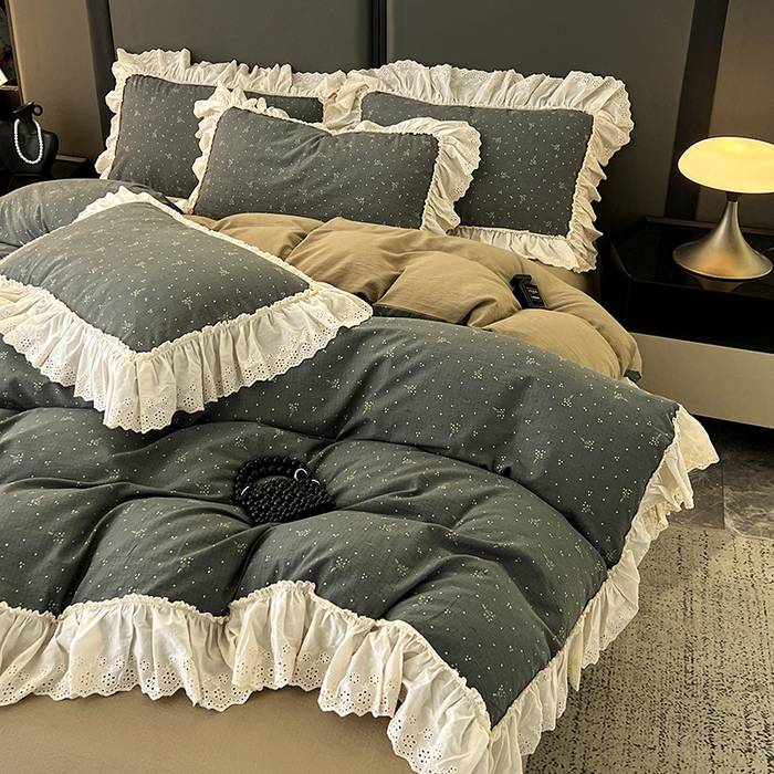 91家纺网 家纺一手货源 找家纺 亨通家纺 2025新款原麻镂空宽花边四件套-花卉系列 碎花絮语-灰