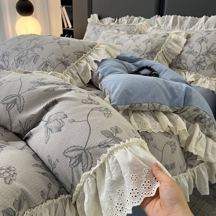 91家纺网 家纺一手货源 找家纺 亨通家纺 2025新款原麻镂空宽花边四件套-花卉系列 一帘幽梦-蓝