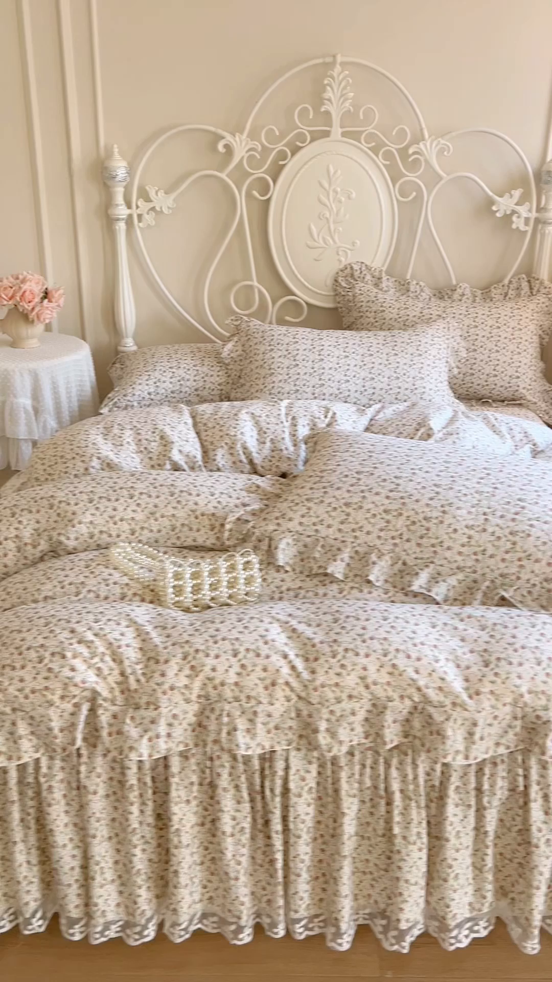 91家纺网 家纺一手货源 找家纺 网红馆2025新款针织印花单床裙 草莓花