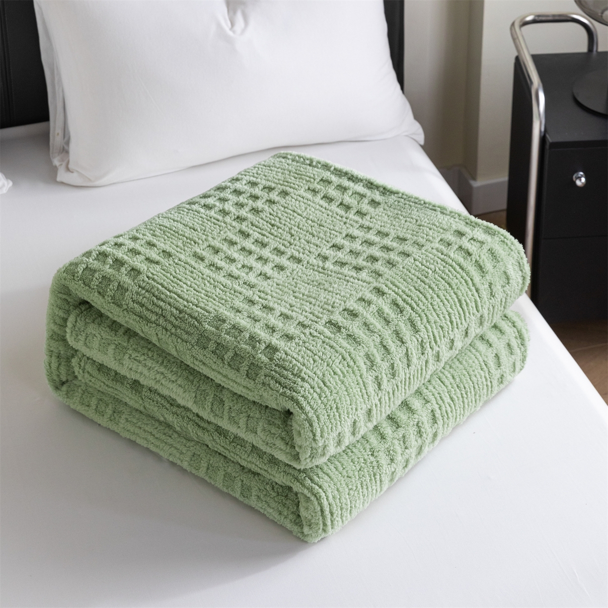 91家纺网 家纺一手货源 找家纺 （总）梵心家纺 2025新款塔芙绒纯色华夫格提花毛毯多功能舒棉绒盖毯午睡毛毯-跨境电商