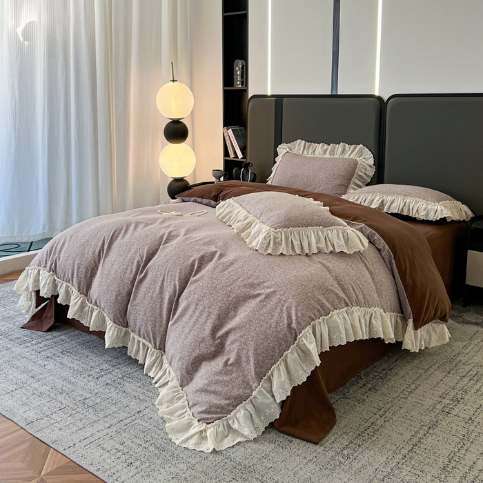 91家纺网 家纺一手货源 找家纺 亨通家纺 2025新款原麻镂空宽花边四件套-花卉系列 紫灰花韵