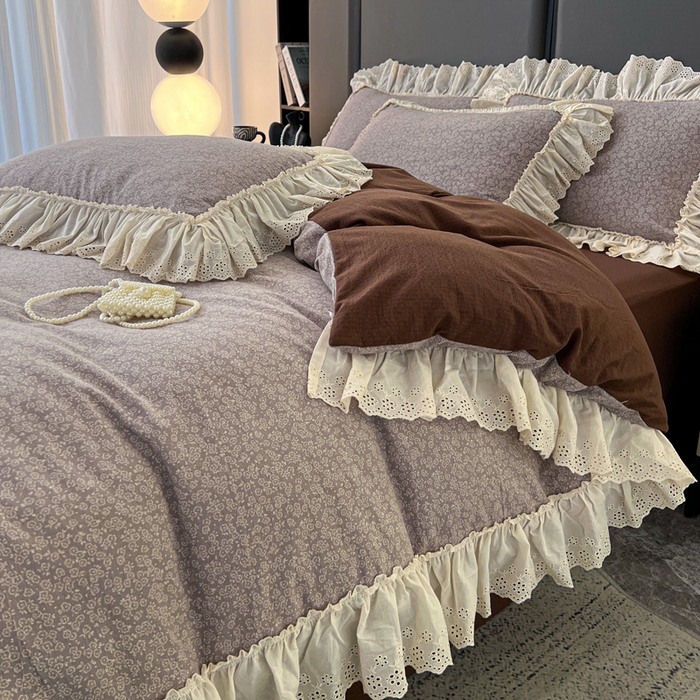 91家纺网 家纺一手货源 找家纺 亨通家纺 2025新款原麻镂空宽花边四件套-花卉系列 紫灰花韵