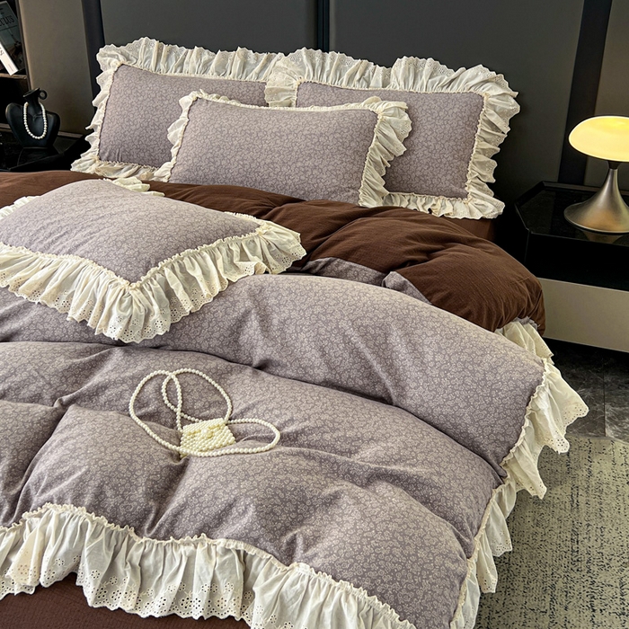 91家纺网 家纺一手货源 找家纺 亨通家纺 2025新款原麻镂空宽花边四件套-花卉系列 紫灰花韵