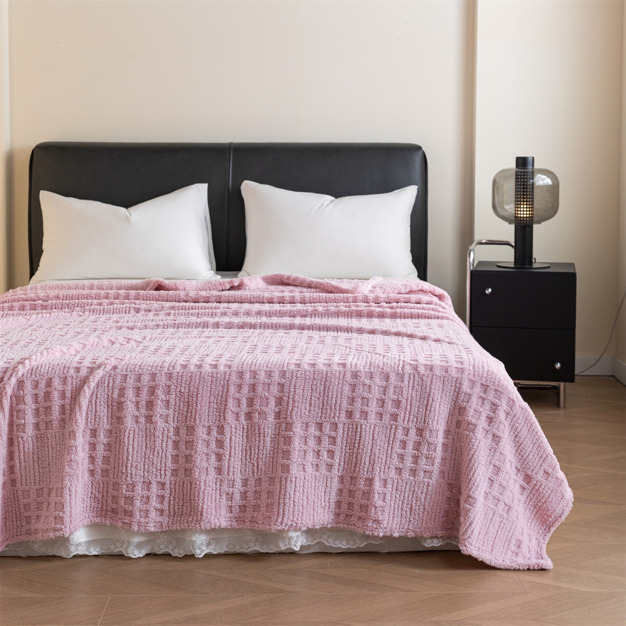 91家纺网 家纺一手货源 找家纺 梵心家纺 2025新款塔芙绒纯色华夫格提花毛毯多功能舒棉绒盖毯午睡毛毯-跨境电商 华夫格-粉色