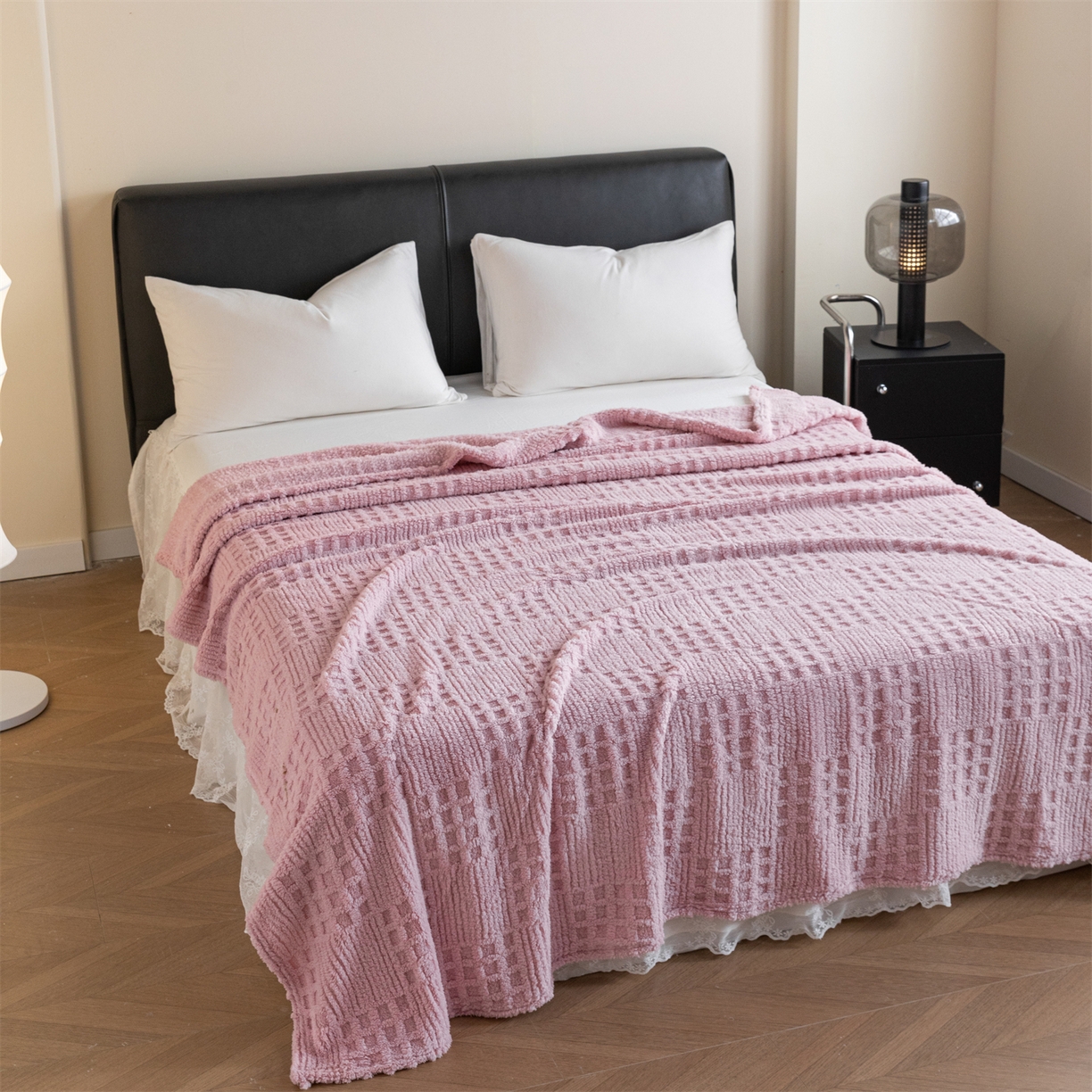 91家纺网 家纺一手货源 找家纺 梵心家纺 2025新款塔芙绒纯色华夫格提花毛毯多功能舒棉绒盖毯午睡毛毯-跨境电商 华夫格-粉色