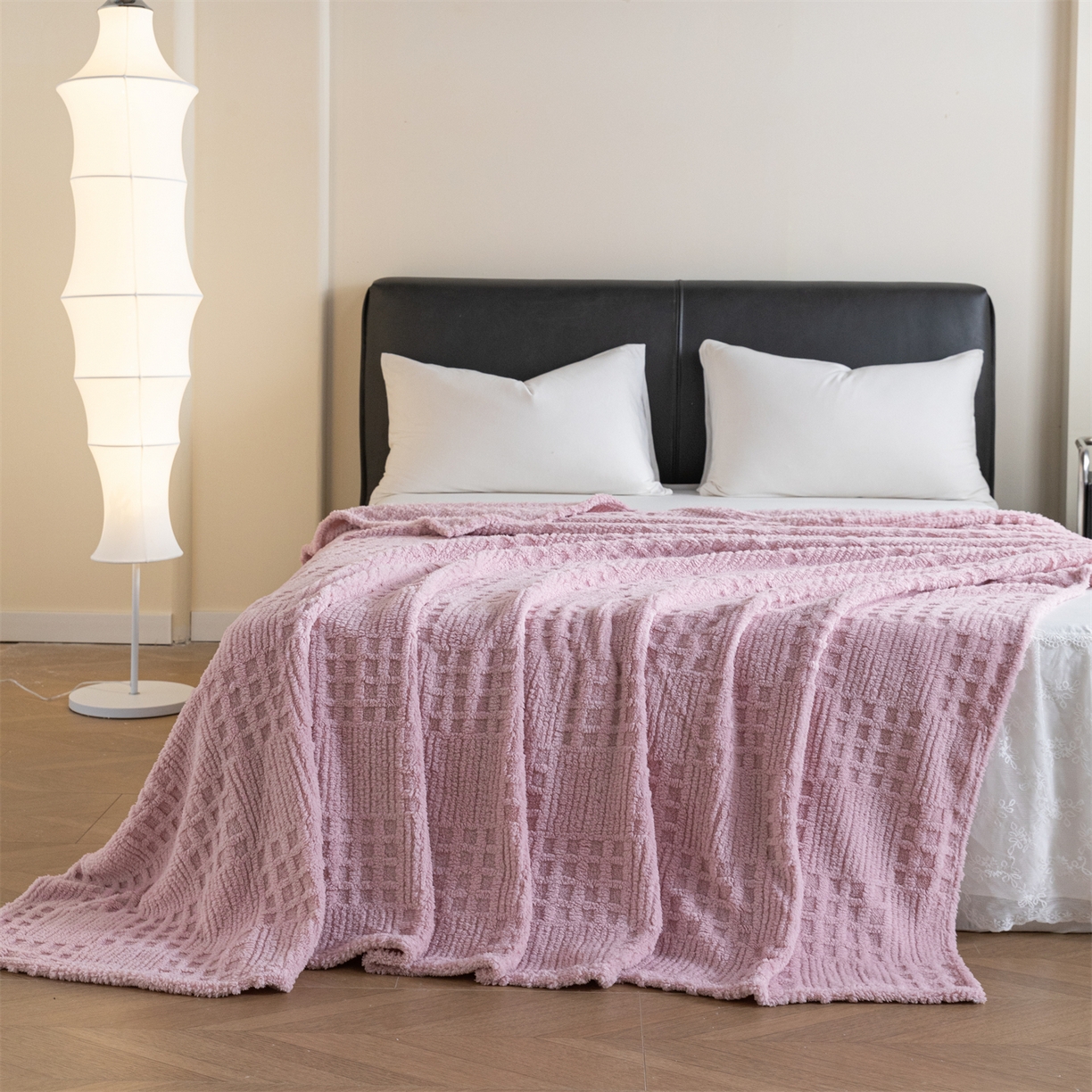 91家纺网 家纺一手货源 找家纺 梵心家纺 2025新款塔芙绒纯色华夫格提花毛毯多功能舒棉绒盖毯午睡毛毯-跨境电商 华夫格-粉色