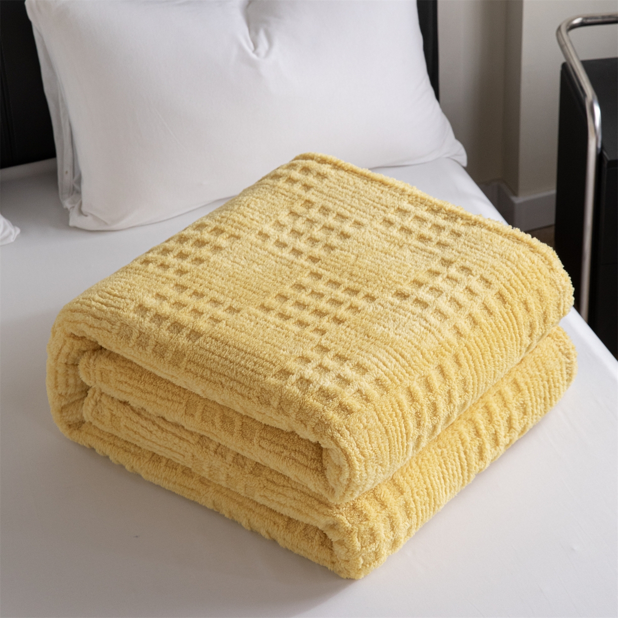 91家纺网 家纺一手货源 找家纺 梵心家纺 2025新款塔芙绒纯色华夫格提花毛毯多功能舒棉绒盖毯午睡毛毯-跨境电商 华夫格-黄色