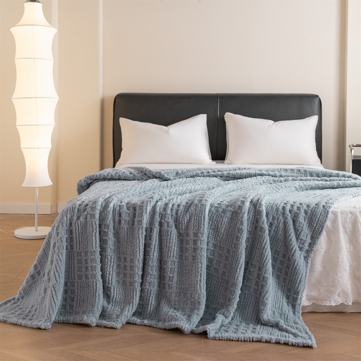 91家纺网 家纺一手货源 找家纺 梵心家纺 2025新款塔芙绒纯色华夫格提花毛毯多功能舒棉绒盖毯午睡毛毯-跨境电商 华夫格-蓝灰