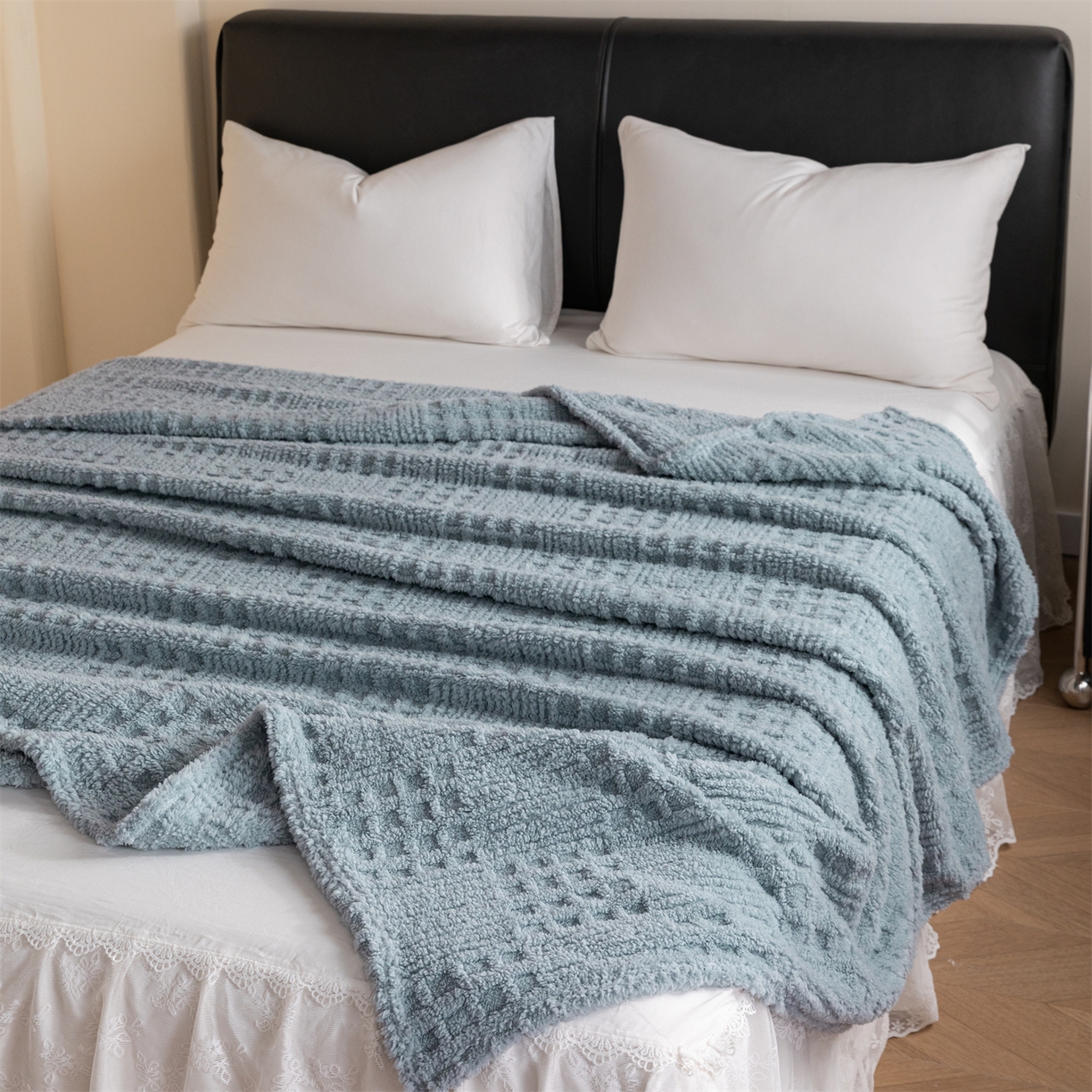 91家纺网 家纺一手货源 找家纺 梵心家纺 2025新款塔芙绒纯色华夫格提花毛毯多功能舒棉绒盖毯午睡毛毯-跨境电商 华夫格-蓝灰