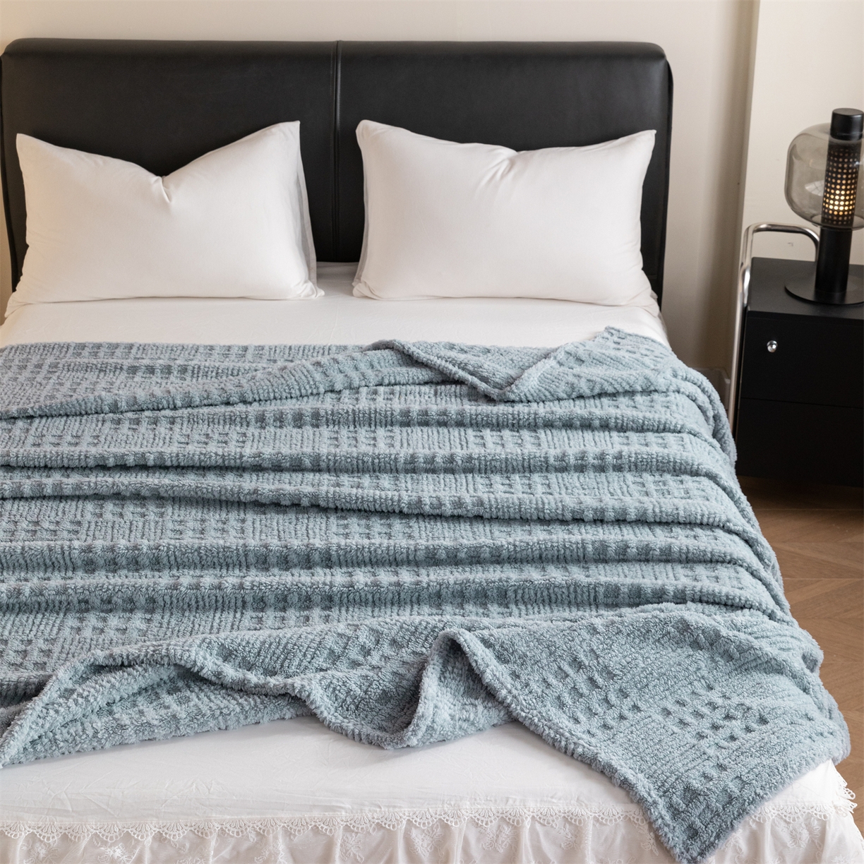 91家纺网 家纺一手货源 找家纺 梵心家纺 2025新款塔芙绒纯色华夫格提花毛毯多功能舒棉绒盖毯午睡毛毯-跨境电商 华夫格-蓝灰