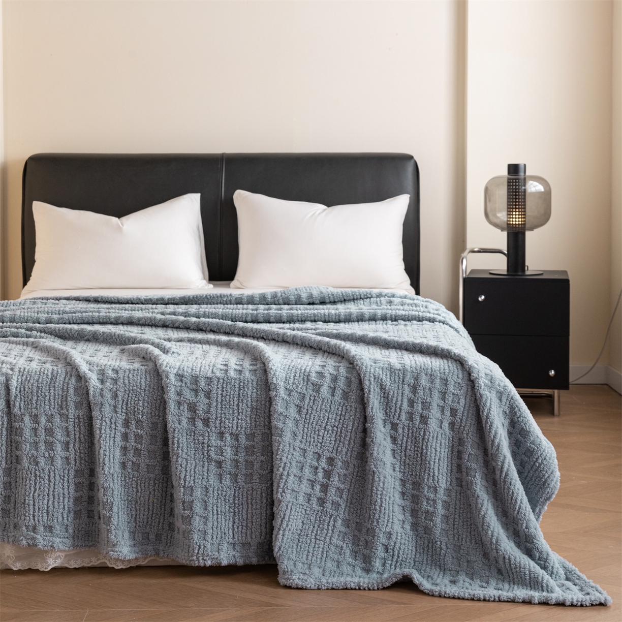 91家纺网 家纺一手货源 找家纺 梵心家纺 2025新款塔芙绒纯色华夫格提花毛毯多功能舒棉绒盖毯午睡毛毯-跨境电商 华夫格-蓝灰