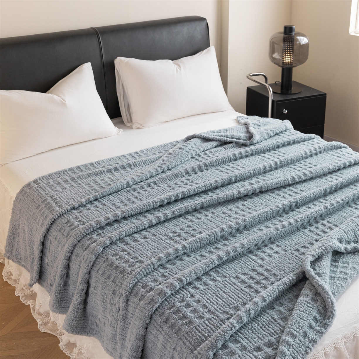 91家纺网 家纺一手货源 找家纺 梵心家纺 2025新款塔芙绒纯色华夫格提花毛毯多功能舒棉绒盖毯午睡毛毯-跨境电商 华夫格-蓝灰