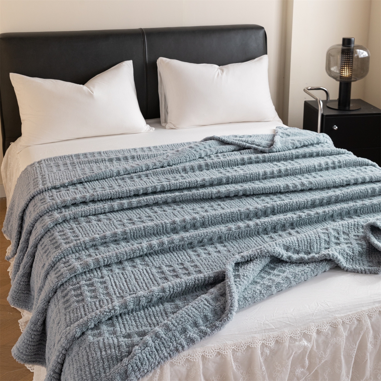 91家纺网 家纺一手货源 找家纺 梵心家纺 2025新款塔芙绒纯色华夫格提花毛毯多功能舒棉绒盖毯午睡毛毯-跨境电商 华夫格-蓝灰