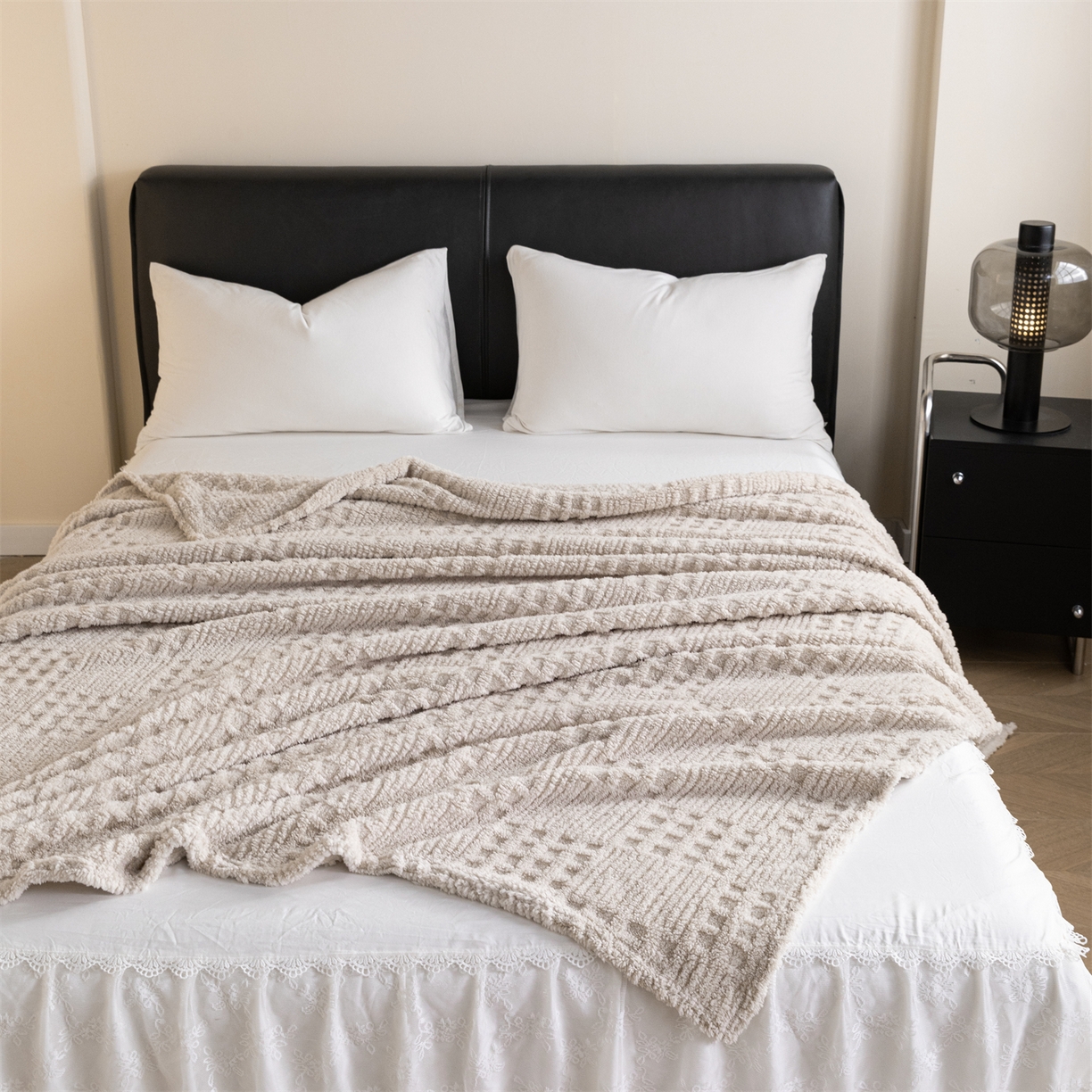 91家纺网 家纺一手货源 找家纺 梵心家纺 2025新款塔芙绒纯色华夫格提花毛毯多功能舒棉绒盖毯午睡毛毯-跨境电商 华夫格-浅咖