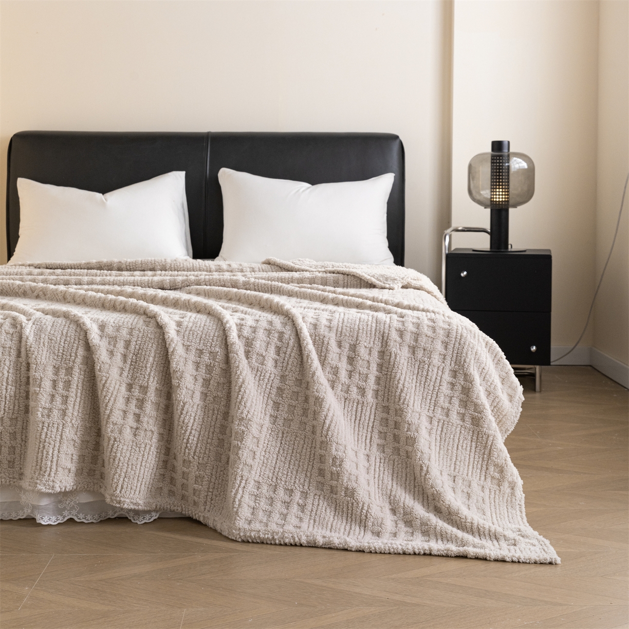 91家纺网 家纺一手货源 找家纺 梵心家纺 2025新款塔芙绒纯色华夫格提花毛毯多功能舒棉绒盖毯午睡毛毯-跨境电商 华夫格-浅咖