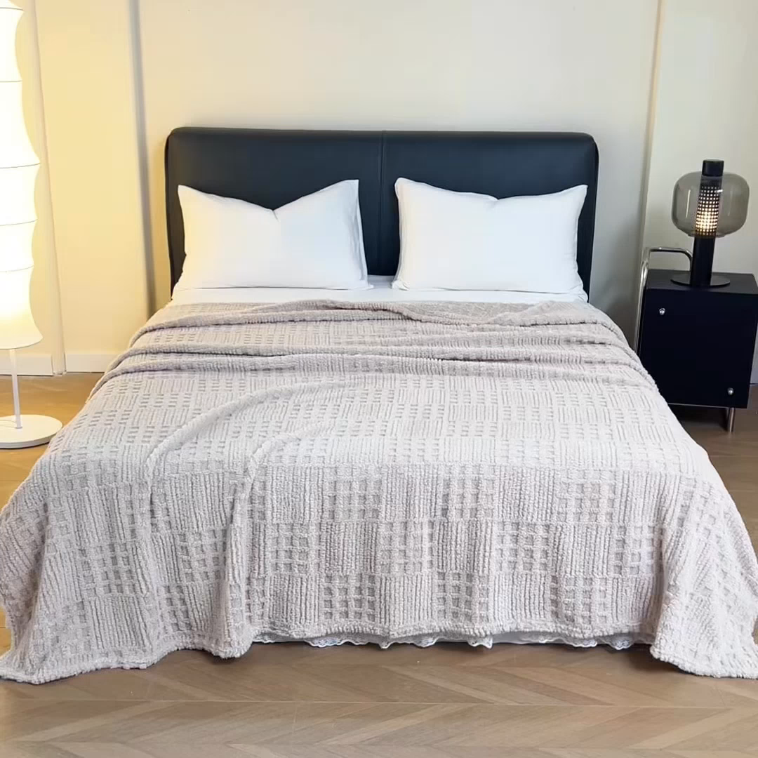 91家纺网 家纺一手货源 找家纺 梵心家纺 2025新款塔芙绒纯色华夫格提花毛毯多功能舒棉绒盖毯午睡毛毯-跨境电商 华夫格-浅咖