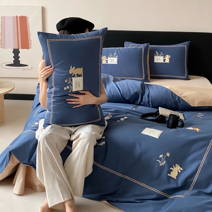 91家纺网 家纺一手货源 找家纺 （总）初拾 2025新款100s全棉纯棉治愈系绣花四件套-雏菊兔