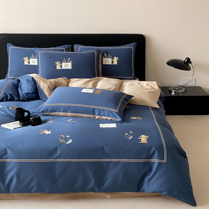 91家纺网 家纺一手货源 找家纺 初拾 2025新款100s全棉纯棉治愈系绣花四件套-雏菊兔 雏菊兔-藏青