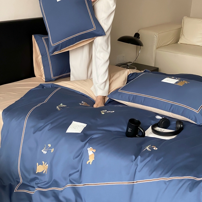 91家纺网 家纺一手货源 找家纺 初拾 2025新款100s全棉纯棉治愈系绣花四件套-雏菊兔 雏菊兔-藏青