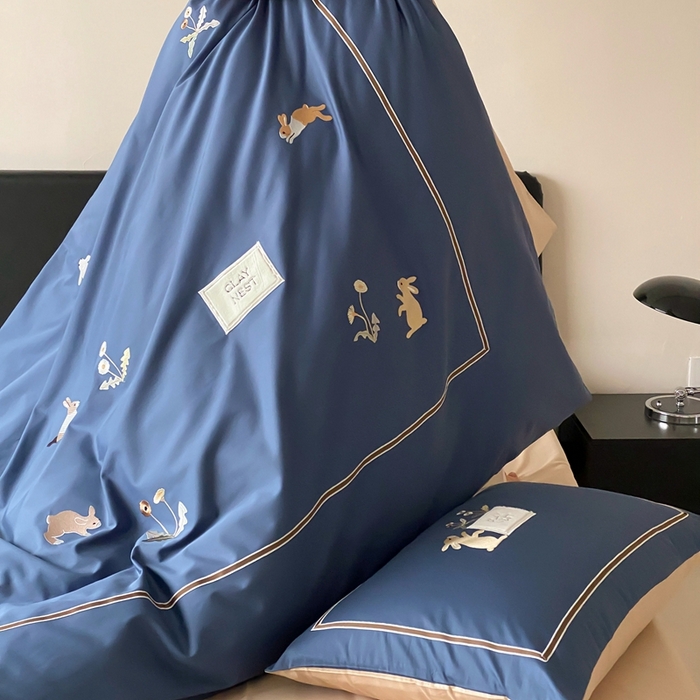 91家纺网 家纺一手货源 找家纺 初拾 2025新款100s全棉纯棉治愈系绣花四件套-雏菊兔 雏菊兔-藏青