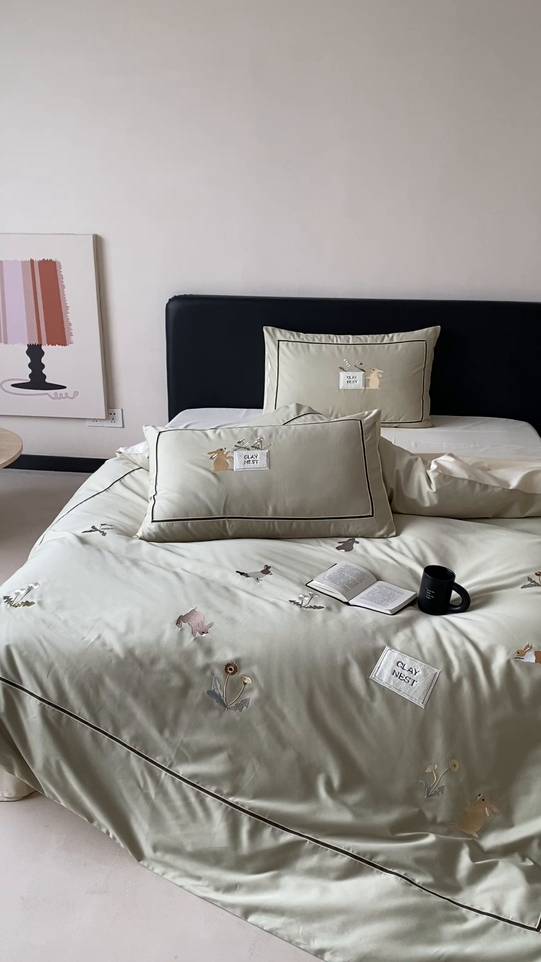 91家纺网 家纺一手货源 找家纺 初拾 2025新款100s全棉纯棉治愈系绣花四件套-雏菊兔 雏菊兔-青草绿