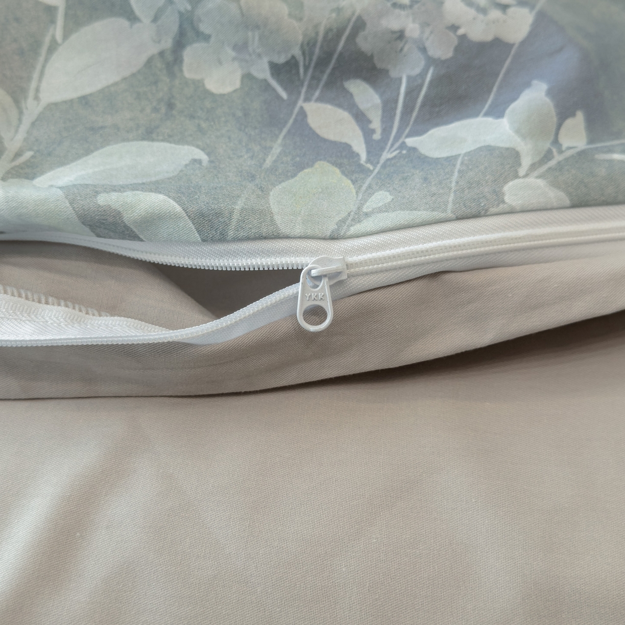 91家纺网 家纺一手货源 找家纺 洺兰家居 2025新款高支高密轻奢数码印花四件套长绒棉纯棉四件套 尘海-绿