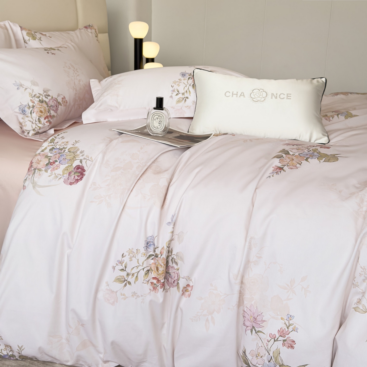 91家纺网 家纺一手货源 找家纺 洺兰家居 2025新款高支高密轻奢数码印花四件套长绒棉纯棉四件套 鹿哩-粉